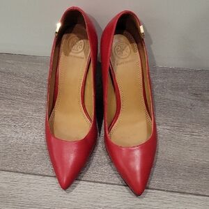 Elegant Tory Burch Red Women's Pumps